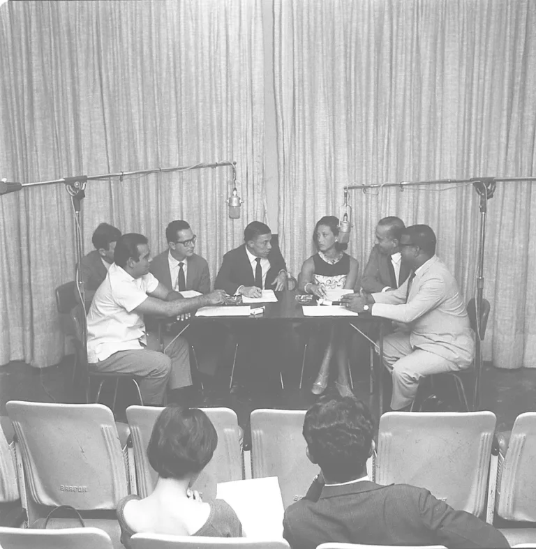 Equipe do Jornal de Vanguarda na TV Globo (Foto: Memória Globo)